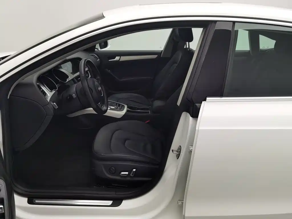 Фото 10 - Audi A5 (Import)