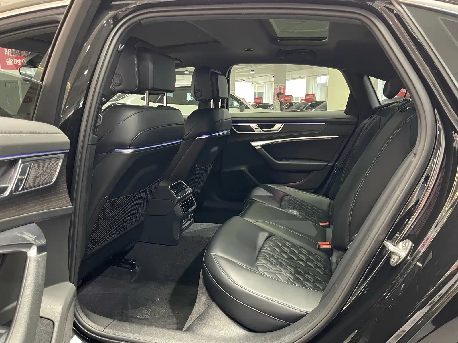 Photo 7 - Audi A6L