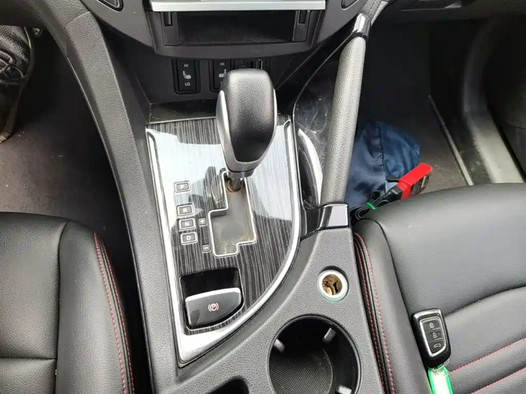 Dongfeng Aeolus Dongfeng Fengshen AX7 2016 2016 2.3L Automatic Smart Premium
