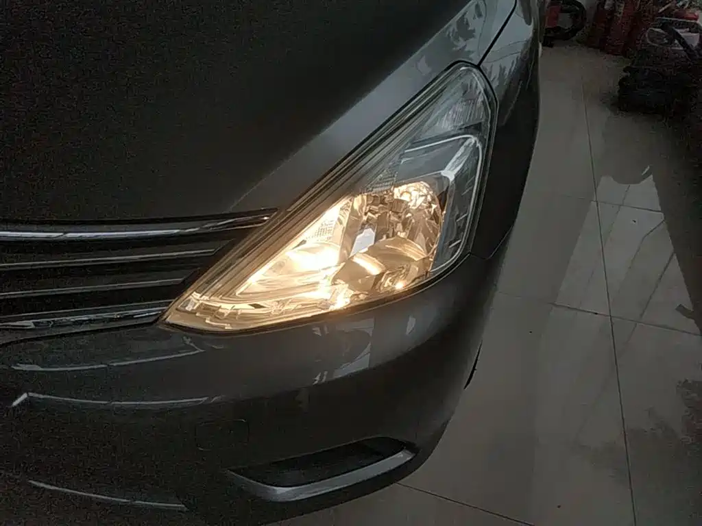 Nissan Livina 2016 2015 1.6XE Manual Comfort Edition