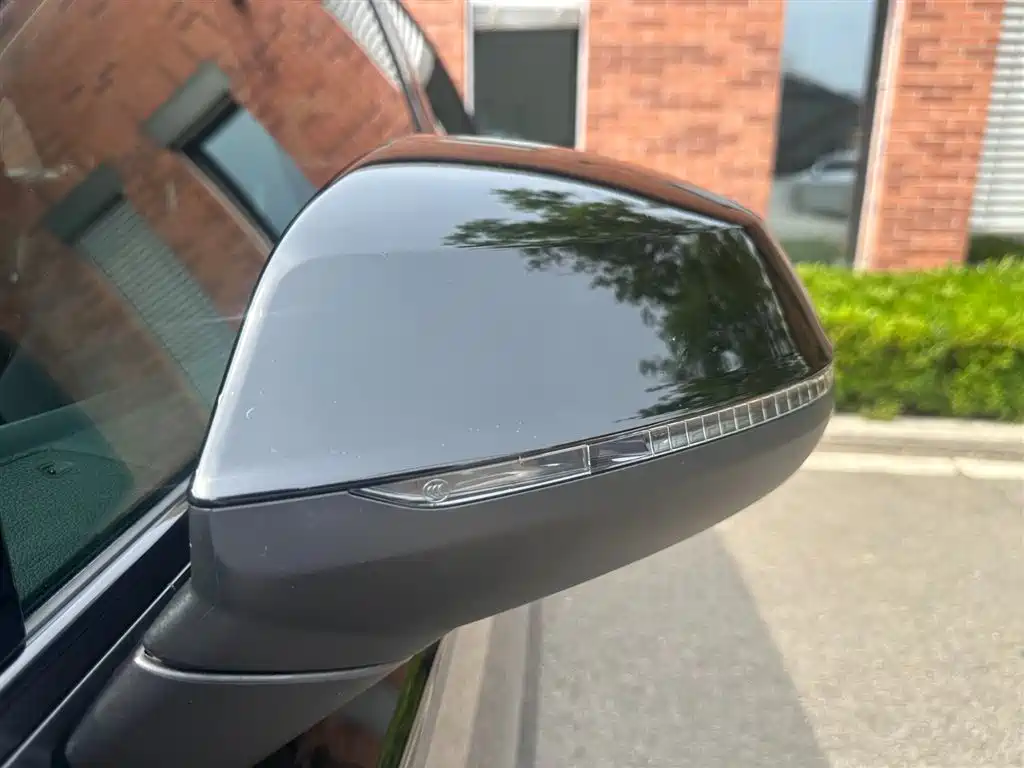 Audi Q5L 2024 Model 40 TFSI Luxury Dynamic фото 8