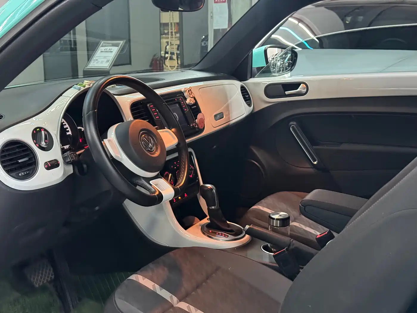 Volkswagen Beetle 2020 2018 180TSI Trend Joy Edition