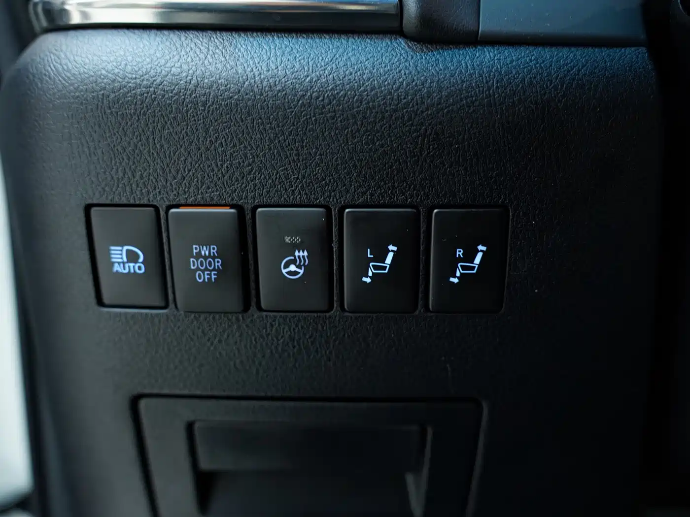 Toyota Vellfire 2020 Twin Engine 2.5L HV Premium Edition фото 13