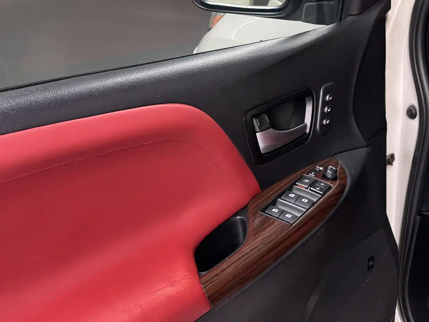 Toyota Sienna 2015 3.5L 4WD L фото 23