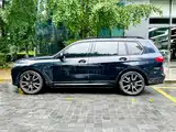 Photo 2 - BMW X7