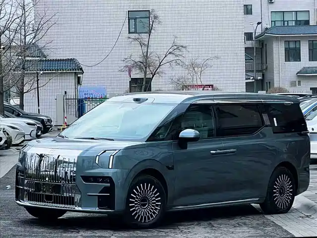 Zeekr 009 6 мест, Executive, полный привод, 108kWh