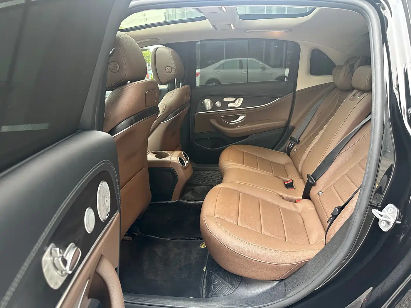 Mercedes-Benz E-Class 2020 Facelift E 300 L Sport Exclusive фото 6