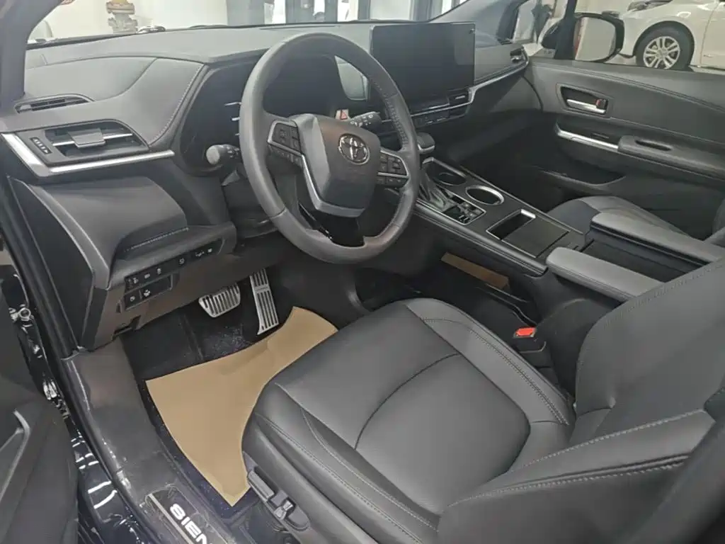 Toyota Sienna 2026 2026 2.5L Hybrid AWD Premium Edition