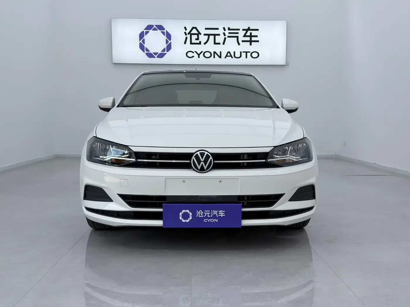 VOLKSWAGEN POLO