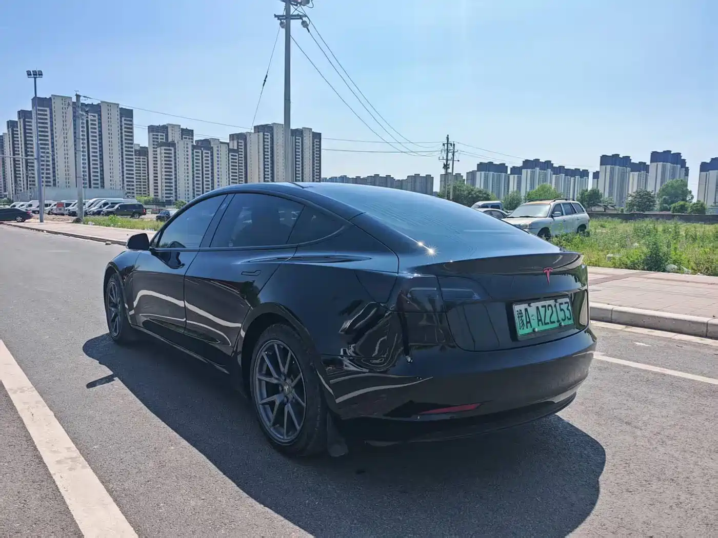 TESLA MODEL 3