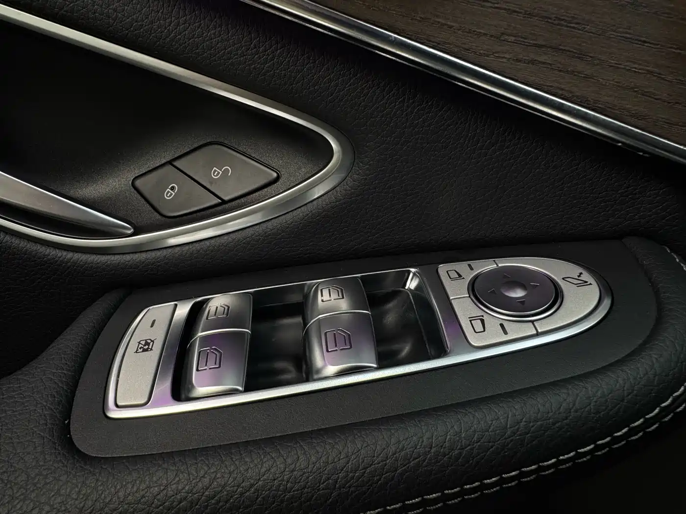 Mercedes-Benz GLC 2022 Model GLC 260 L 4MATIC Luxury Edition фото 13