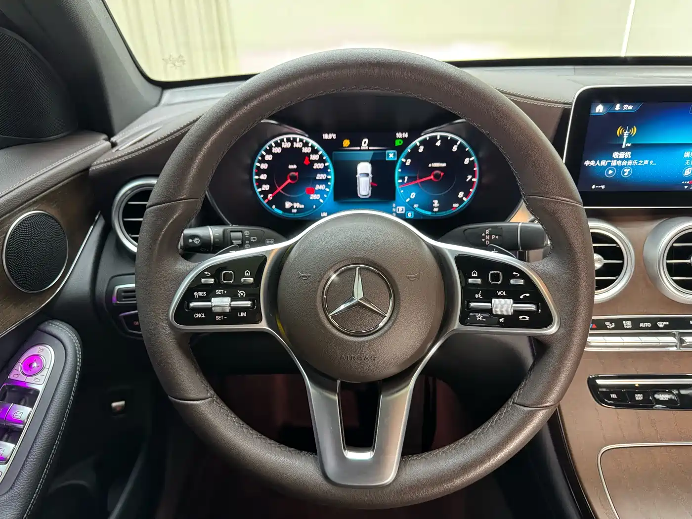 Mercedes-Benz GLC 2022 Model GLC 260 L 4MATIC Luxury Edition фото 24