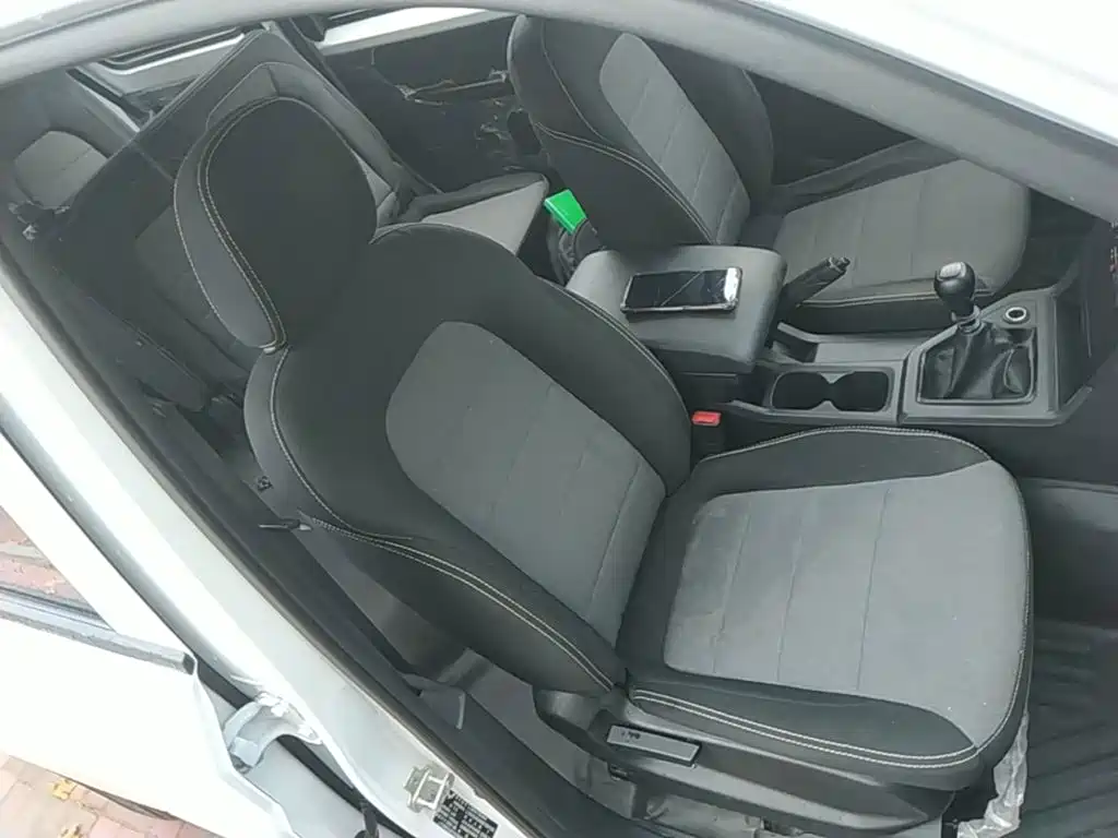 صورة 25 - Wuling Motors Wuling Hongguang PLUS