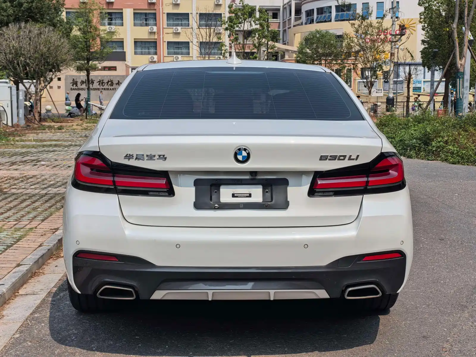 Photo 8 - BMW 5 Series