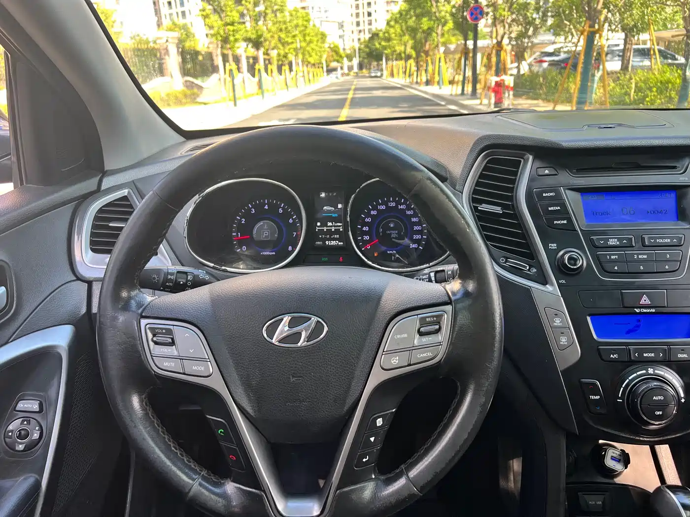 Hyundai Santa Fe 2015 2.4L Automatic 2WD Smart 5-seater фото 9