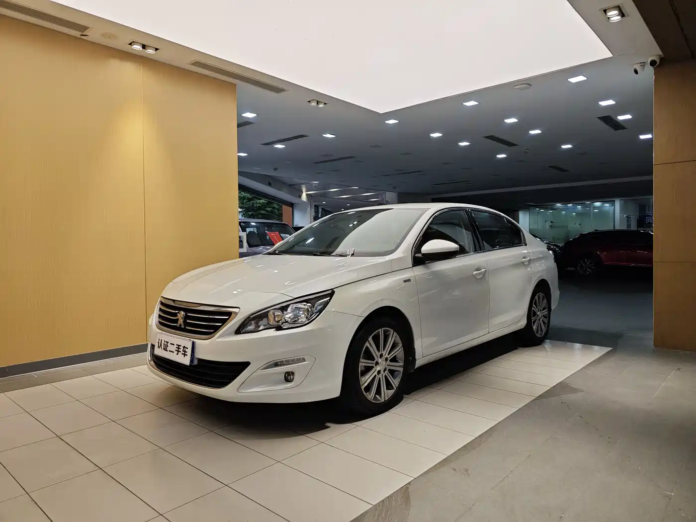 Peugeot 408 2016 1.6T Automatic Luxury Edition