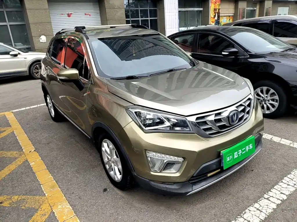 Фото 4 - Changan CS15