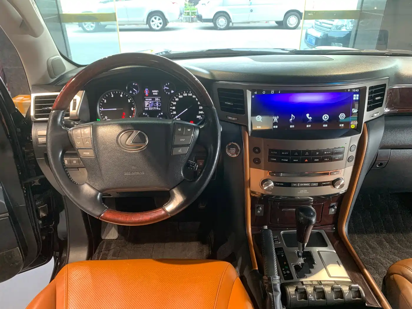 Lexus LX 2013 570 фото 14