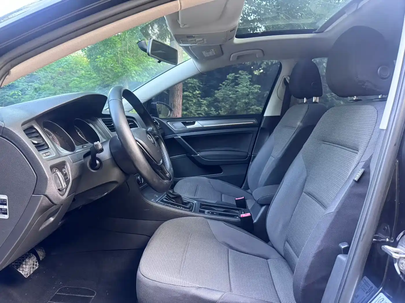 Volkswagen Golf 2015 1.6L Automatic Comfort фото 3