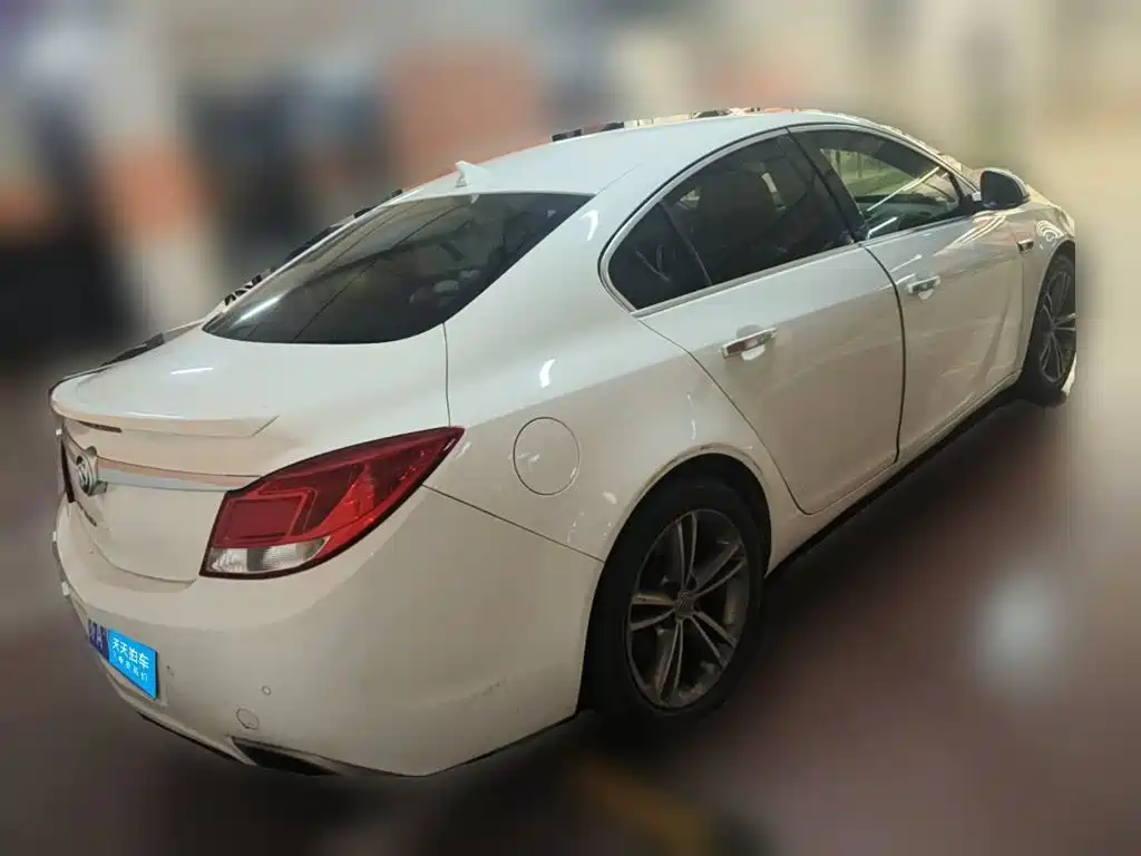 Photo 2 - Buick Regal