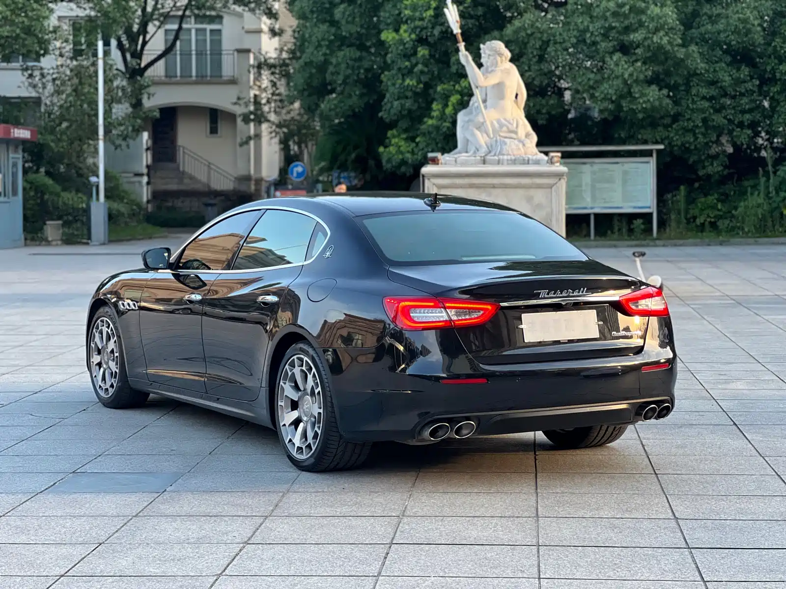 Photo 7 - Maserati Quattroporte