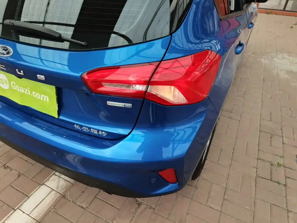 Photo 8 - Ford Focus