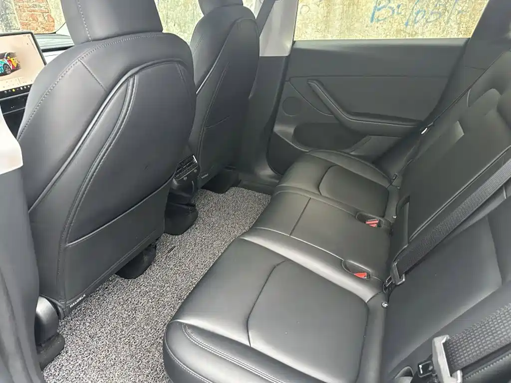 Фото 24 - Tesla Model Y