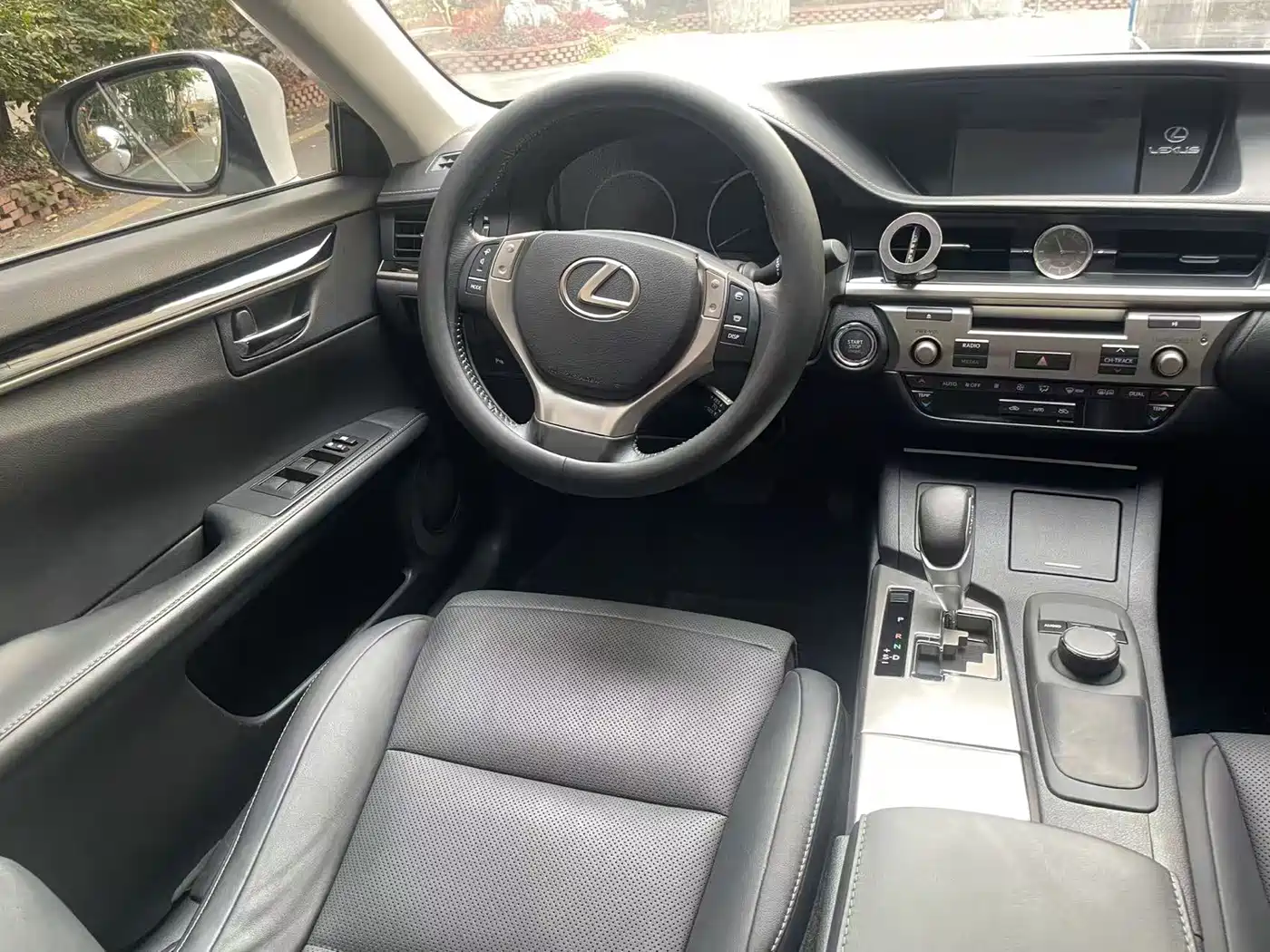 Lexus ES 2014 250 Elite Edition фото 14