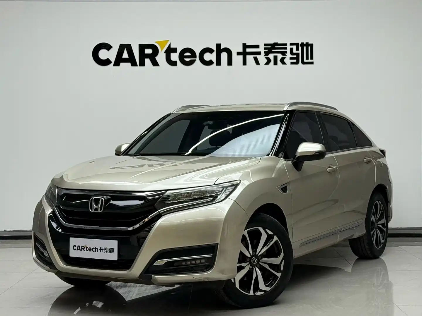 Фото 1 - Honda UR-V