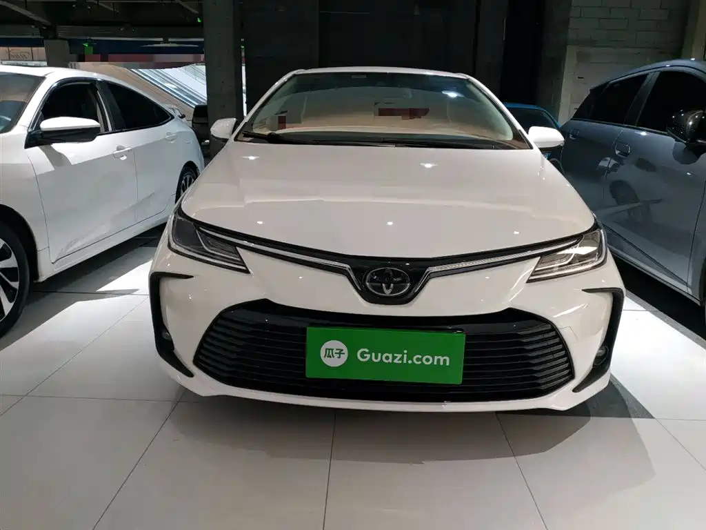 Toyota Corolla 2021 TNGA 1.5L CVT Elite Edition фото 3