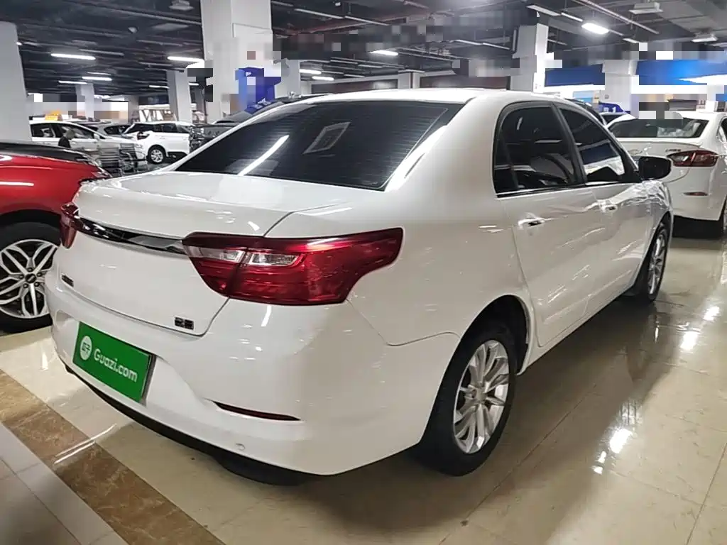 Фото 7 - Geely Vision