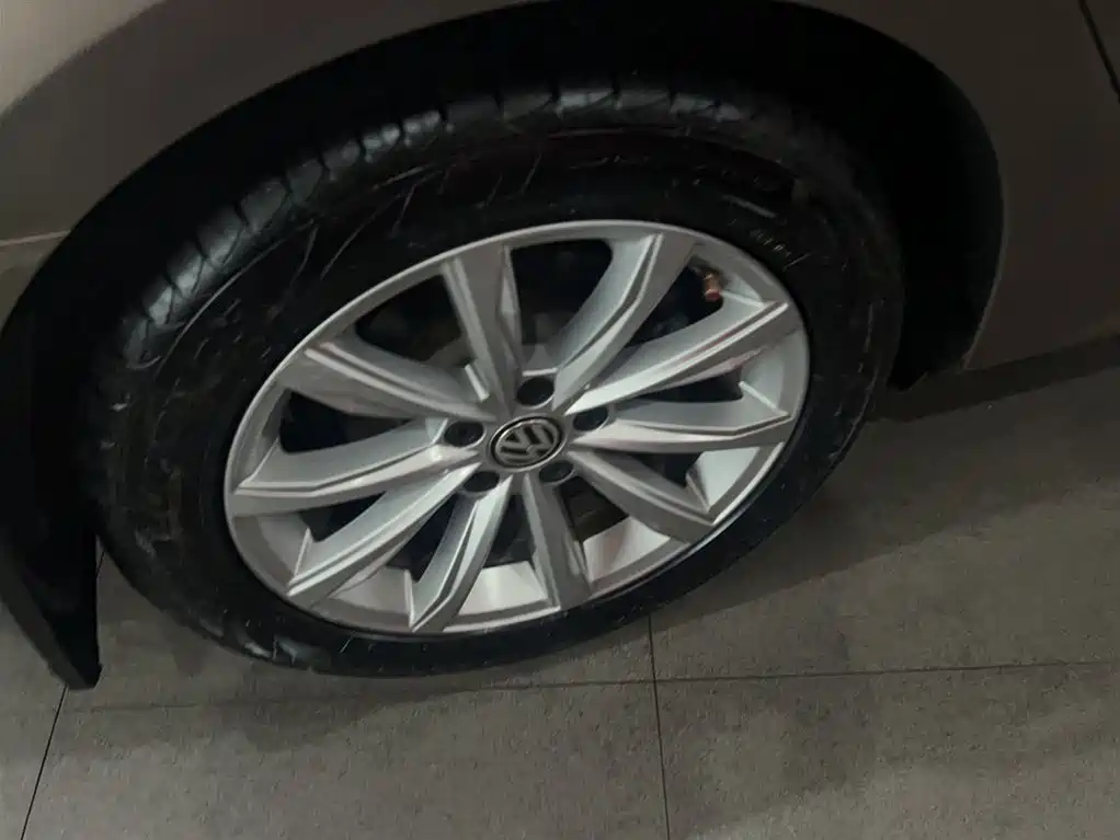 Volkswagen Passat 2016 330TSI DSG Executive Edition фото 7