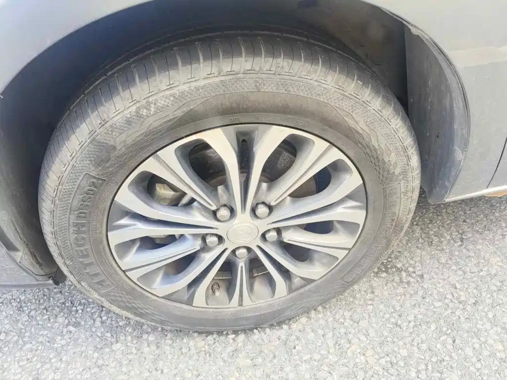 Photo 7 - Buick GL8