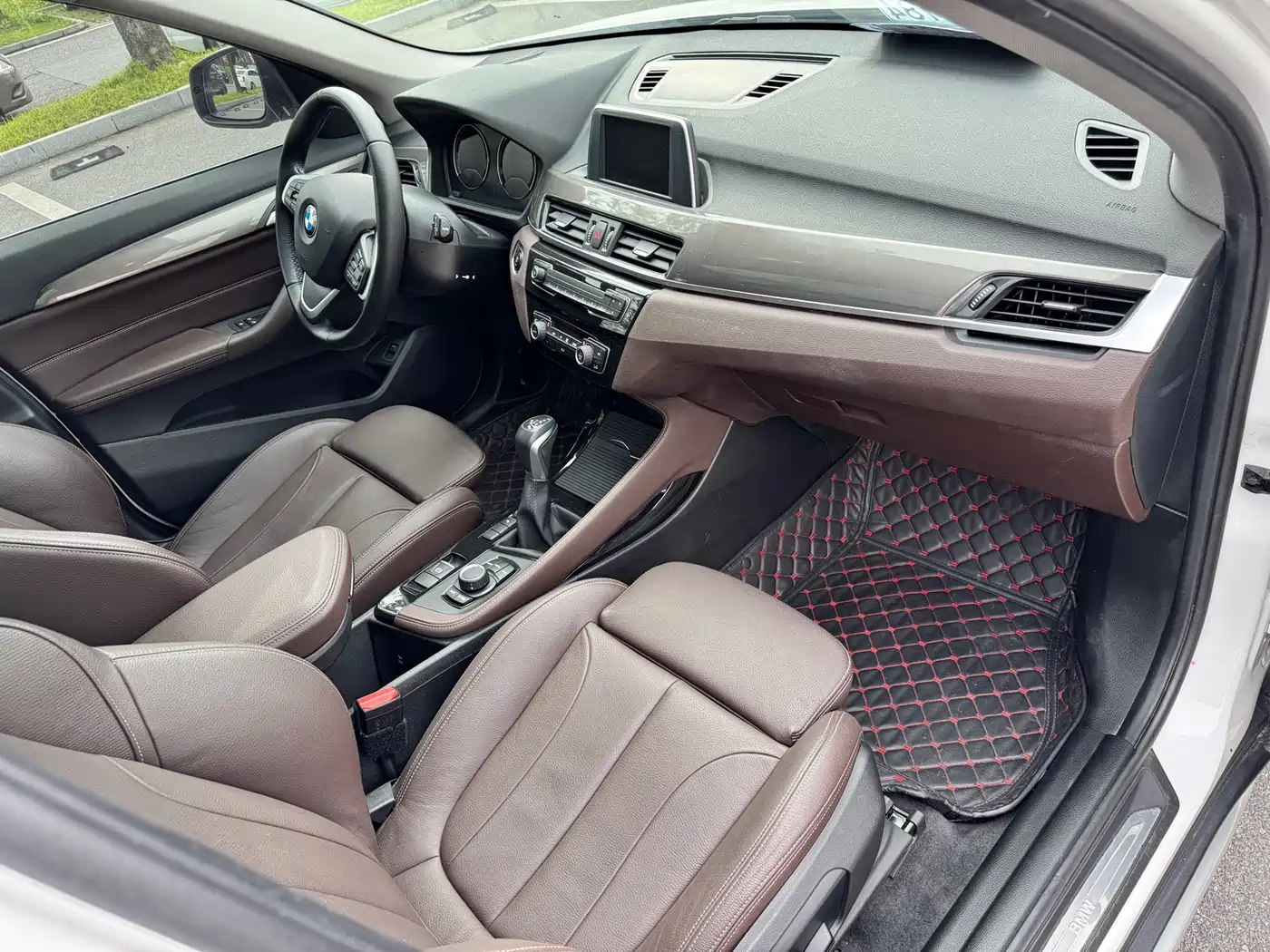 BMW X1 2019 sDrive18Li Premium Model фото 11