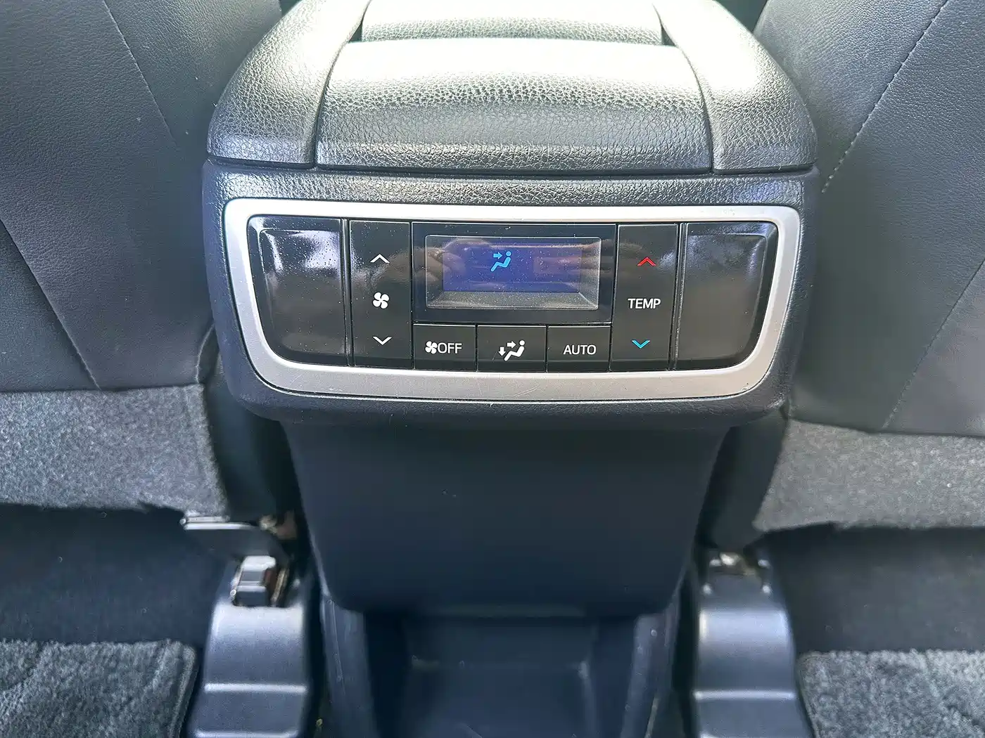 Photo 20 - Toyota Highlander