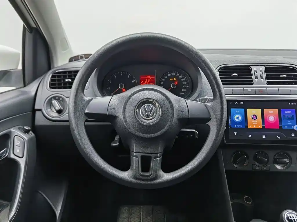Фото 11 - Volkswagen Polo