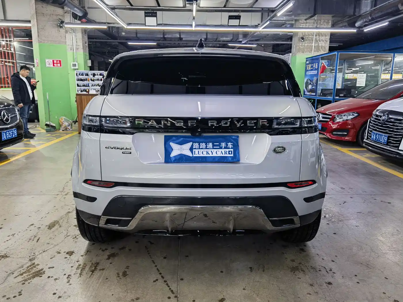 Land Rover Range Rover Evoque 2022 Range Rover Evoque L 249PS R-Dynamic Luxury Edition фото 5