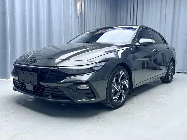 Hyundai Elantra 2022 1.5L CVT LUX Premium Edition