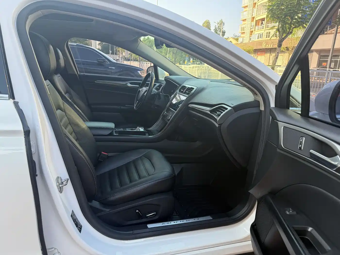 FORD MONDEO