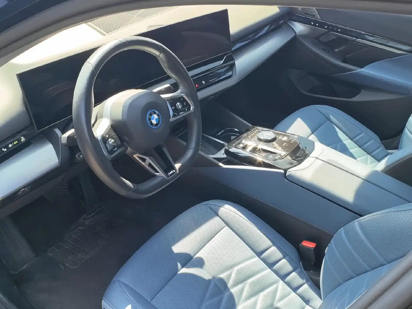 BMW i5 2024 eDrive 35L Premium Model M Sport Package фото 10
