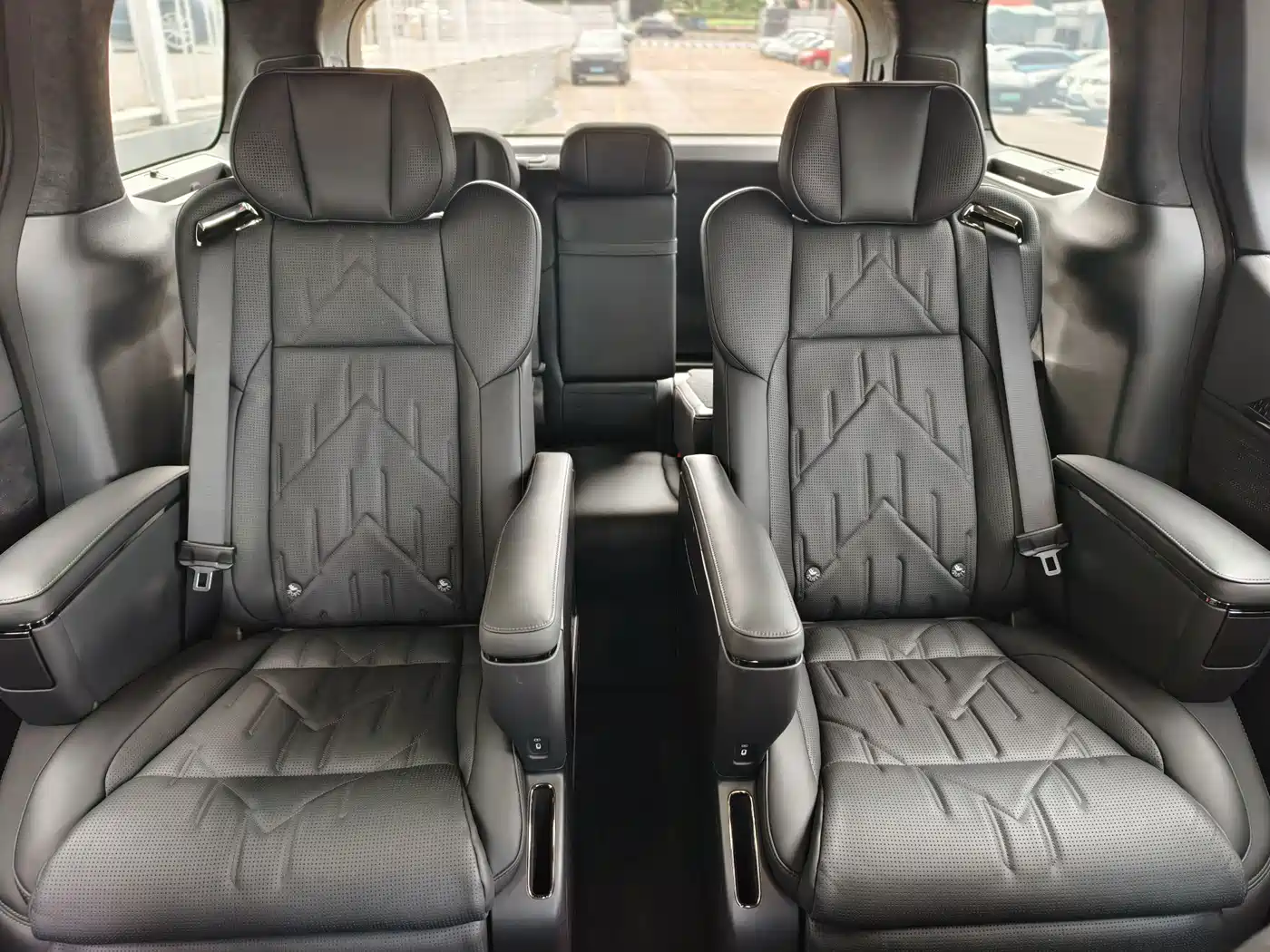 ZEEKR 009 2026 2024 7-Seat Aisle Version 108kWh