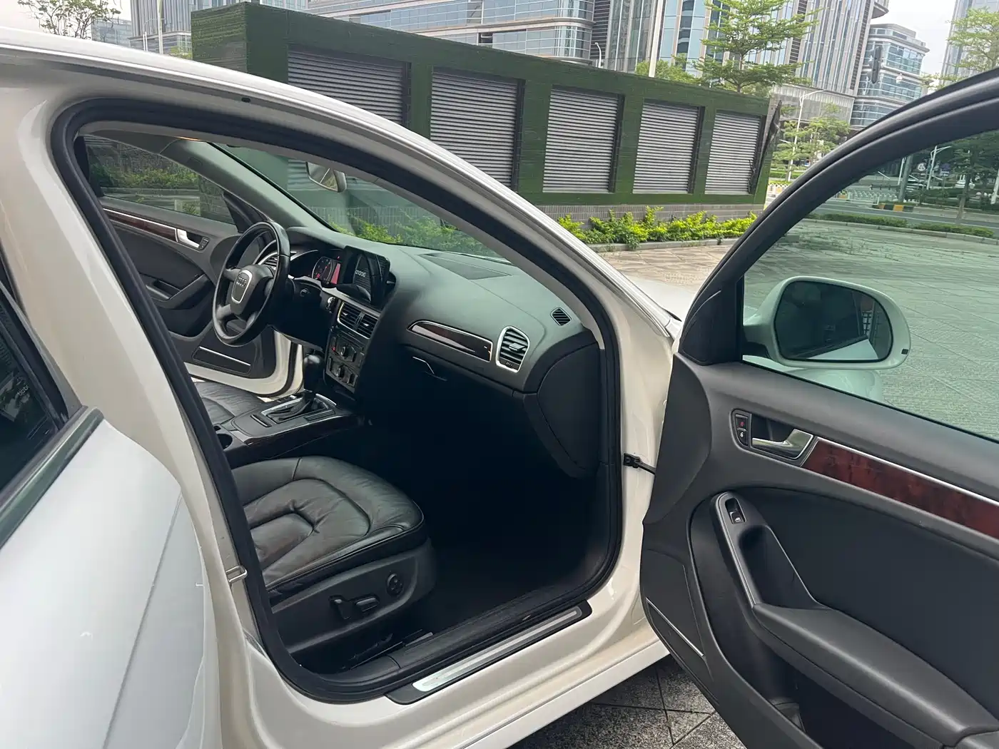 Audi A4L 2010 2.0 TFSI Comfort фото 16