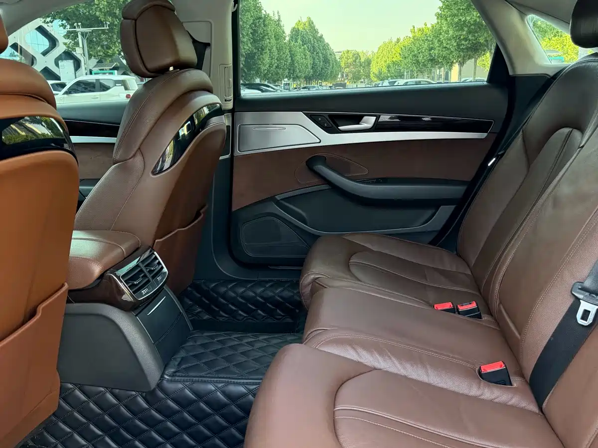 Audi A8 2014 A8L 45 TFSI quattro Comfort фото 9