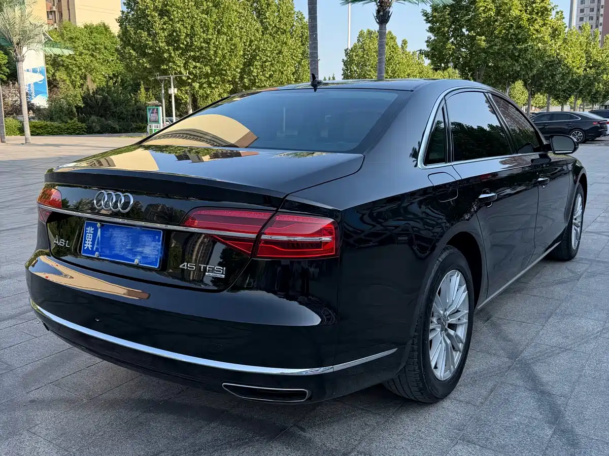 Audi A8 2014 A8L 45 TFSI quattro Comfort фото 6