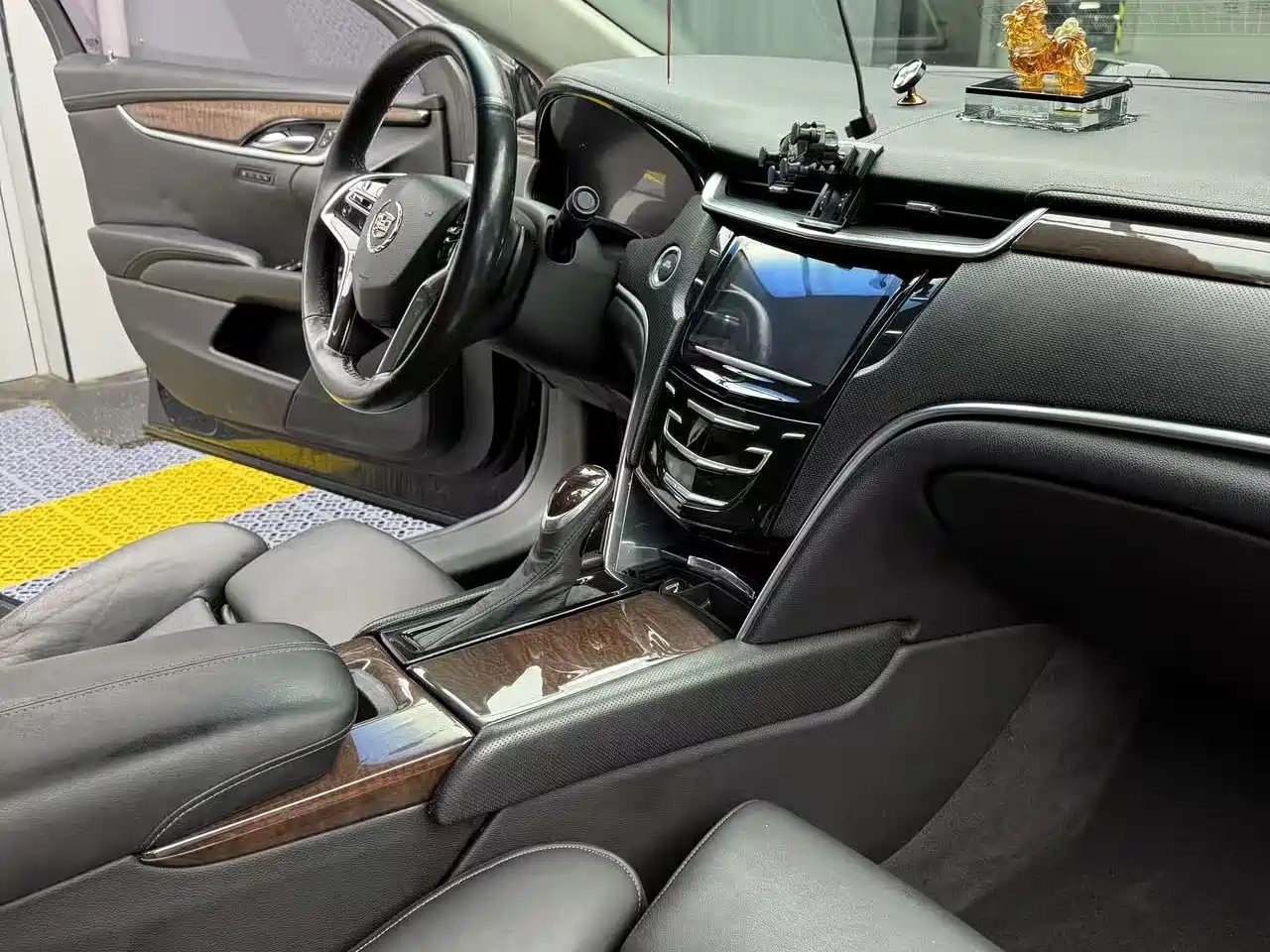 Cadillac XTS 2013 2013 28T Leading Edition