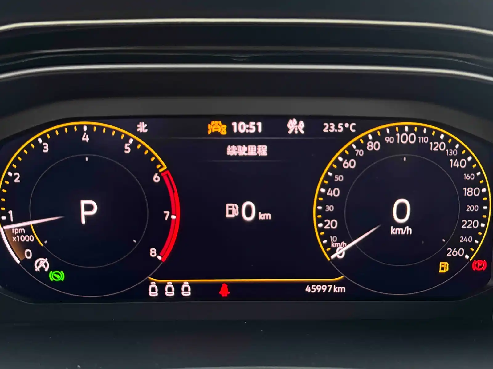 Фото 23 - Volkswagen T-ROC
