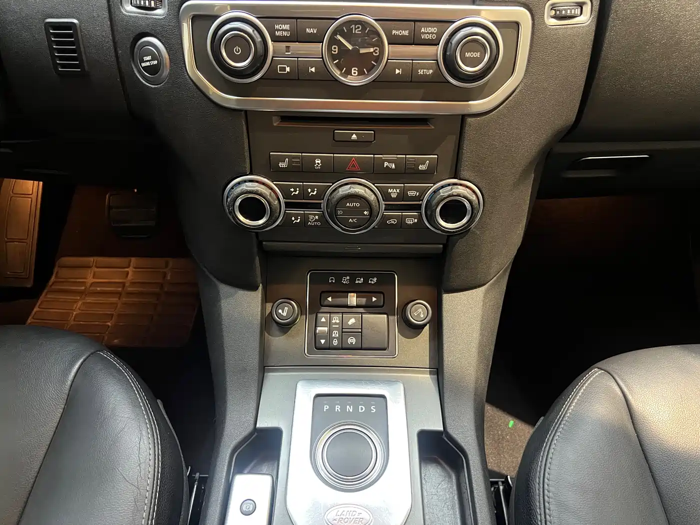 Land Rover Discovery 2015 3.0 SDV6 HSE Diesel фото 25