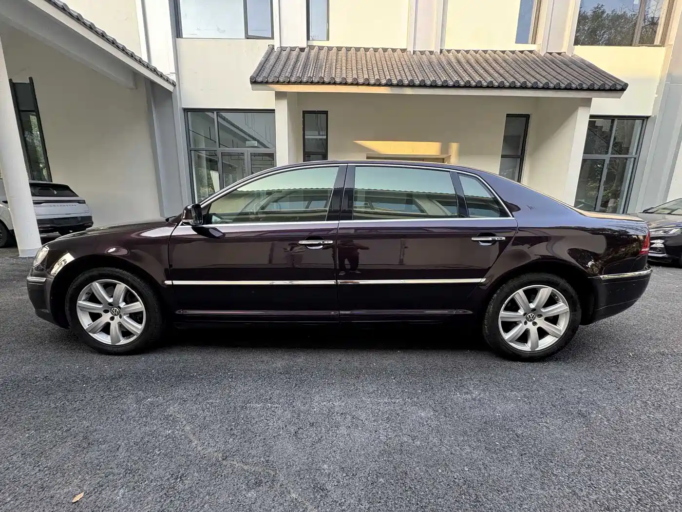 Volkswagen Phaeton 2011 3.6L V6 5-Seater Extended Comfort фото 2