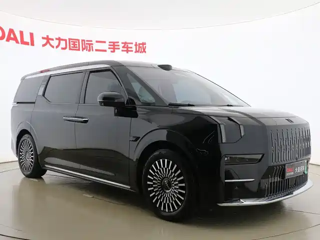 ZEEKR 009 2024 6-seat Executive AWD 108kWh — фото 3