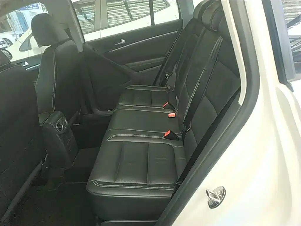 Volkswagen Tiguan 2015 1.8TSI Automatic 2WD Highline фото 17
